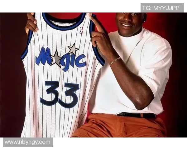 聚焦篮球巨星成长轨迹与赛场传奇故事全面深度多角度解析精彩呈现